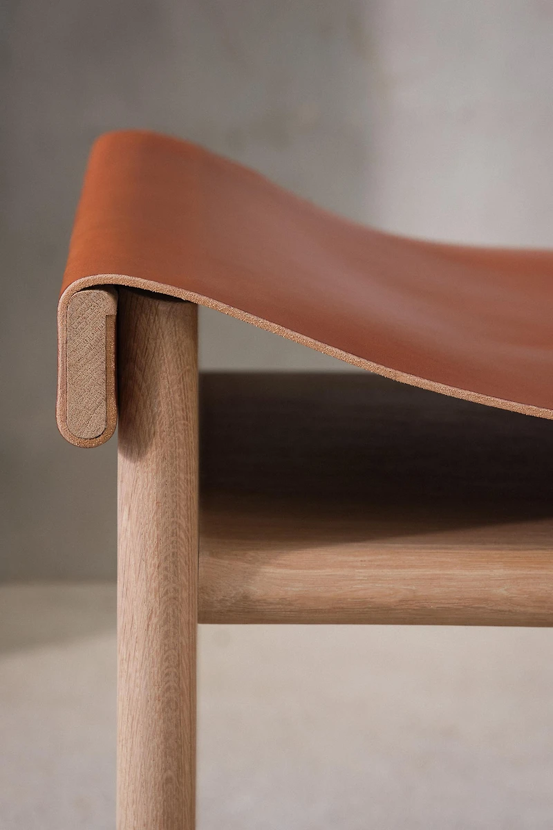 STOOL 02