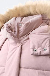 DOUDOUNE EN PLUME ET DUVET DÉPERLANTE CAPUCHE EFFET FOURRURE AMOVIBLE