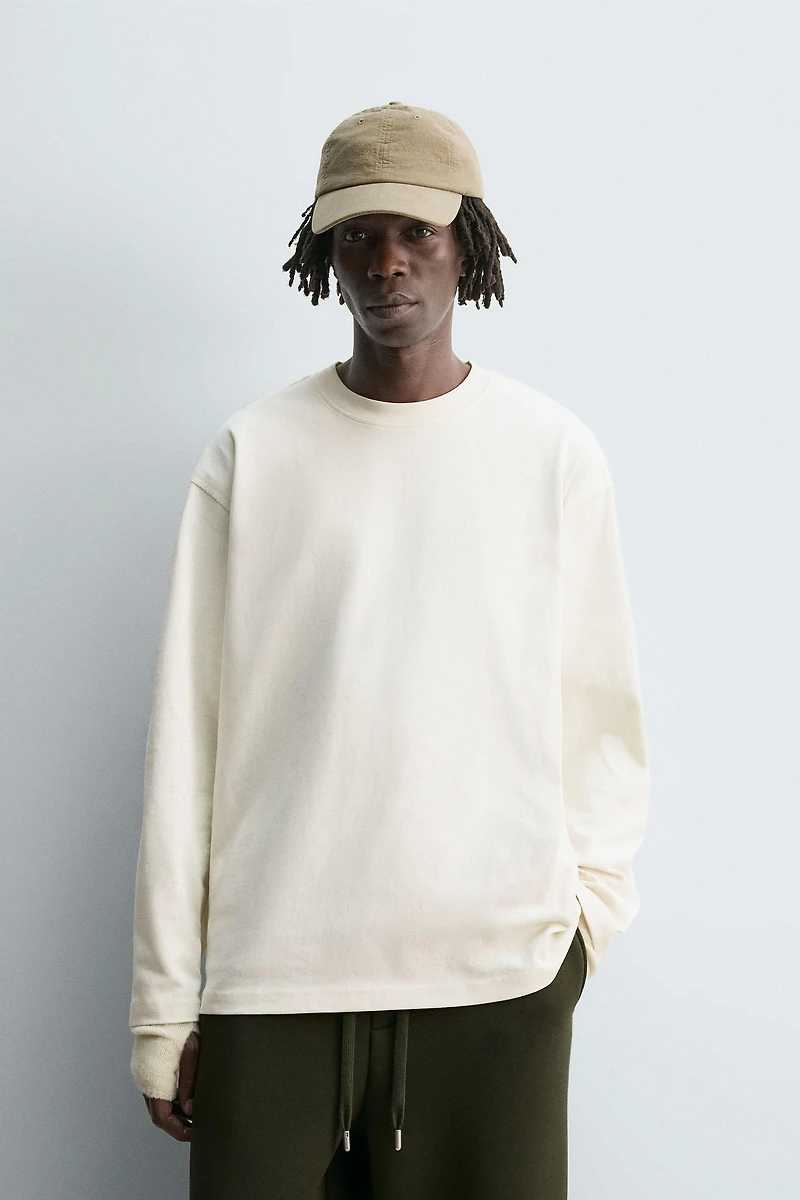 HEAVYWEIGHT LONG SLEEVE T-SHIRT WITH STUD
