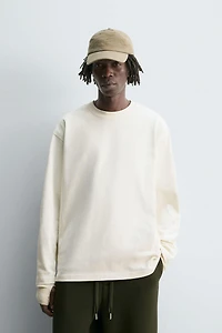 HEAVYWEIGHT LONG SLEEVE T-SHIRT WITH STUD