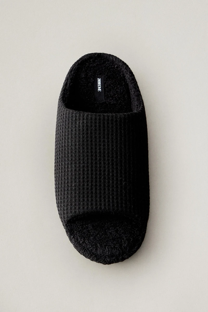 OPEN TERRY BATHROOM SLIPPERS