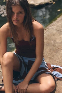 CONTRAST TRIM HALTER CROP TOP