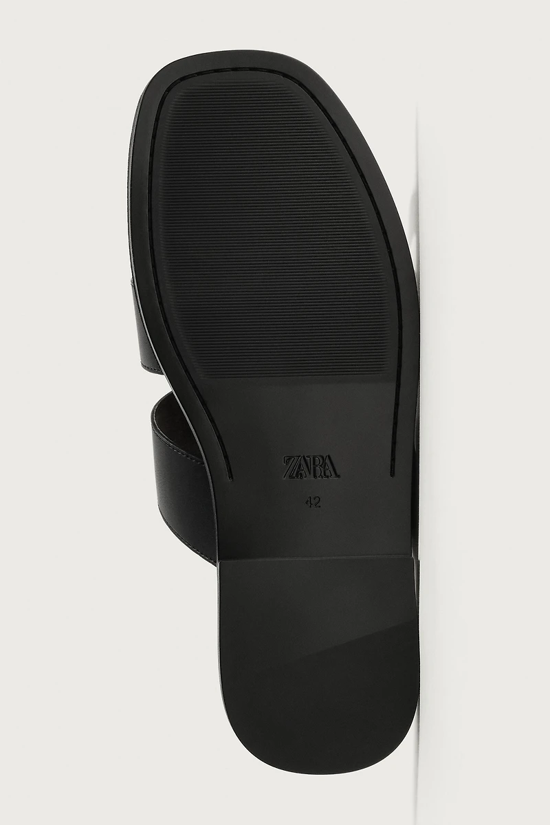 STRAP SANDALS