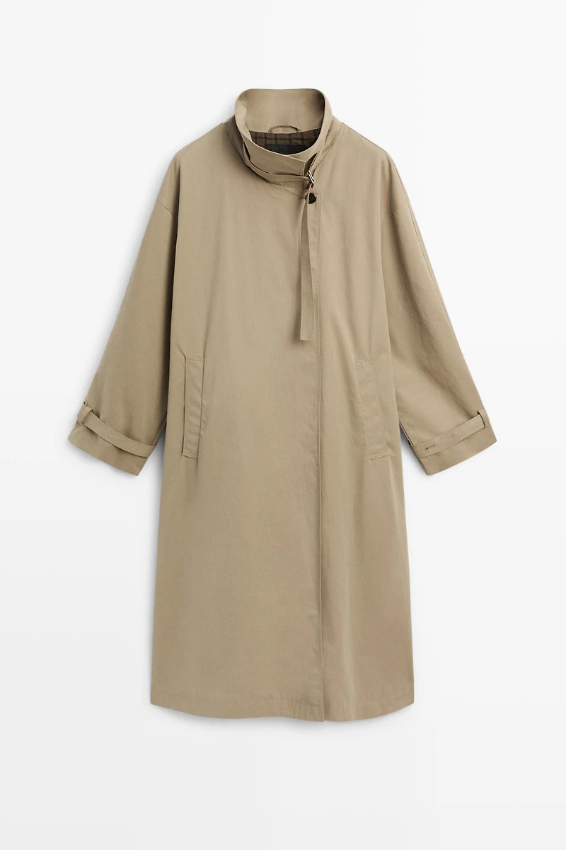 Long buckle-detail trench coat