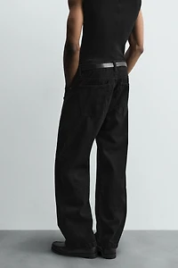 LOOSE FIT JEANS