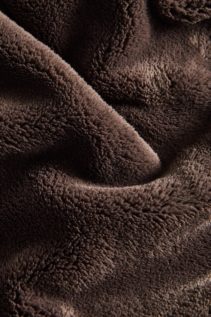 FLEECE BLANKET