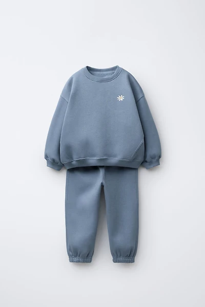 EMBROIDERED SWEATSHIRT AND JOGGER SET