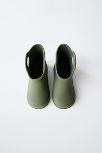 RAIN BOOTS