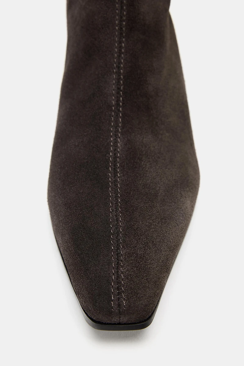 BOTTINES À TALONS KITTEN EN DAIM