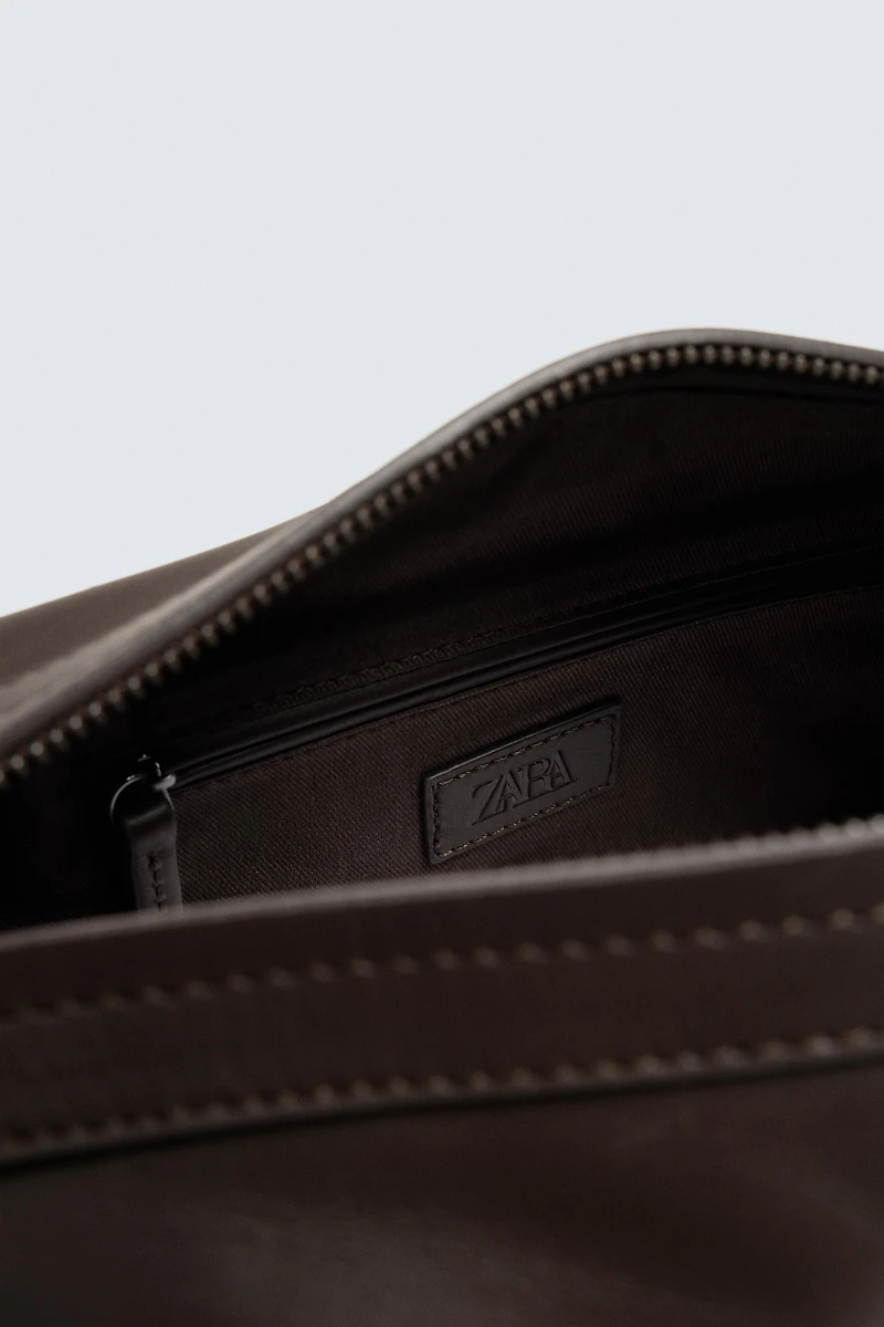TROUSSE DE TOILETTE EN CUIR