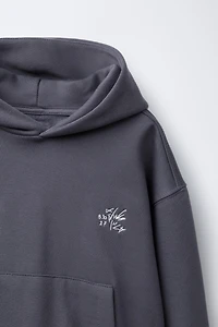EMBROIDERED TEXT HOODIE SWEATSHIRT