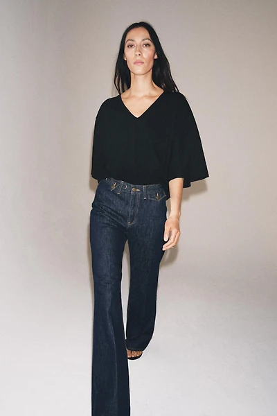 V-NECK T-SHIRT