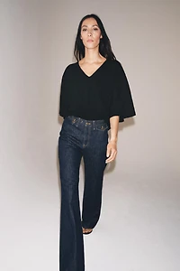 V-NECK T-SHIRT
