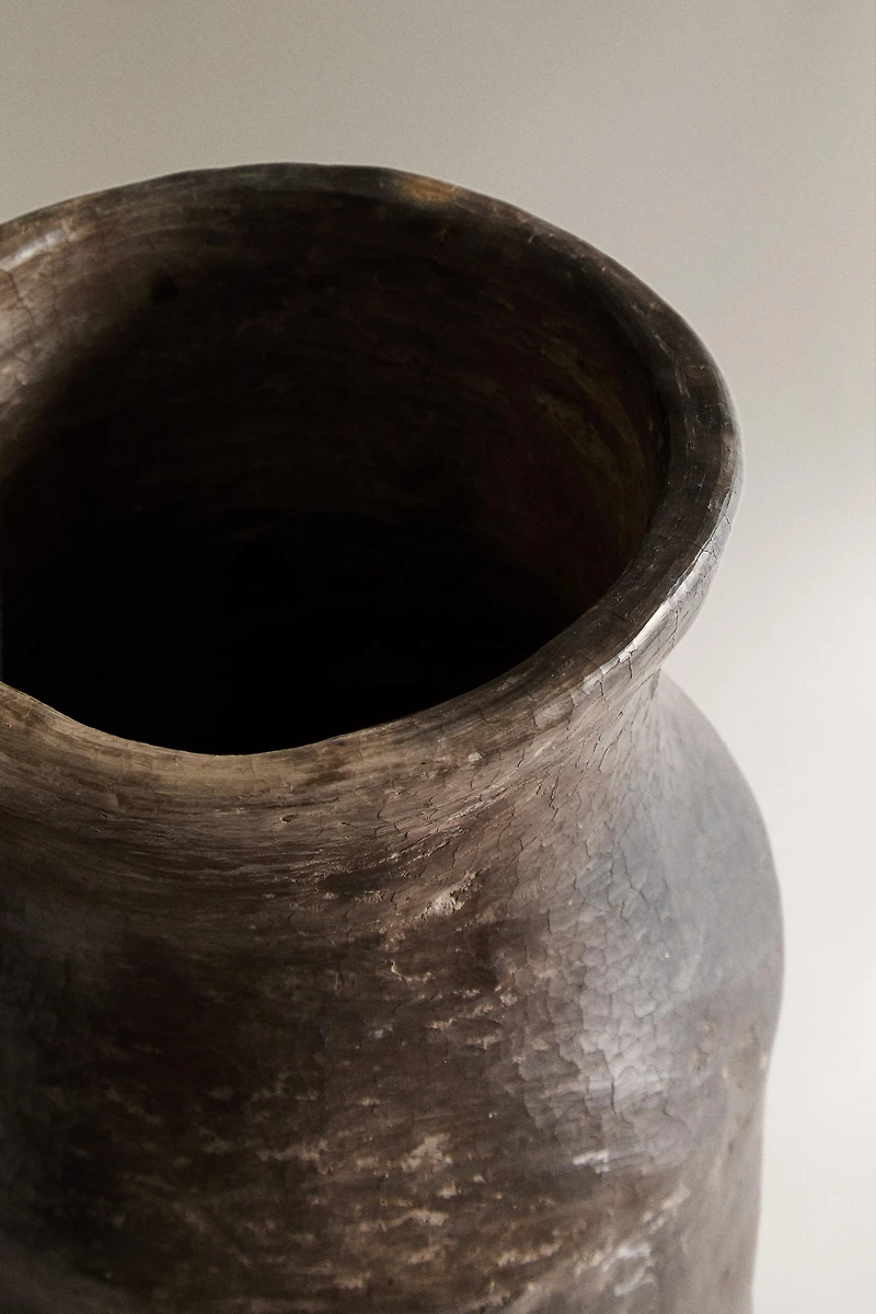 CYLINDRICAL CERAMIC VASE