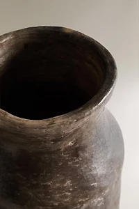 CYLINDRICAL CERAMIC VASE