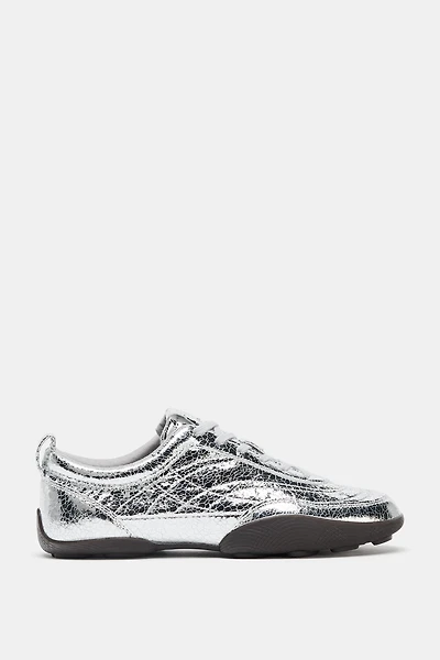 METALLIC-EFFECT RUNNING SHOES