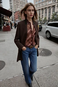SHOULDER PAD SLEEVELESS COAT