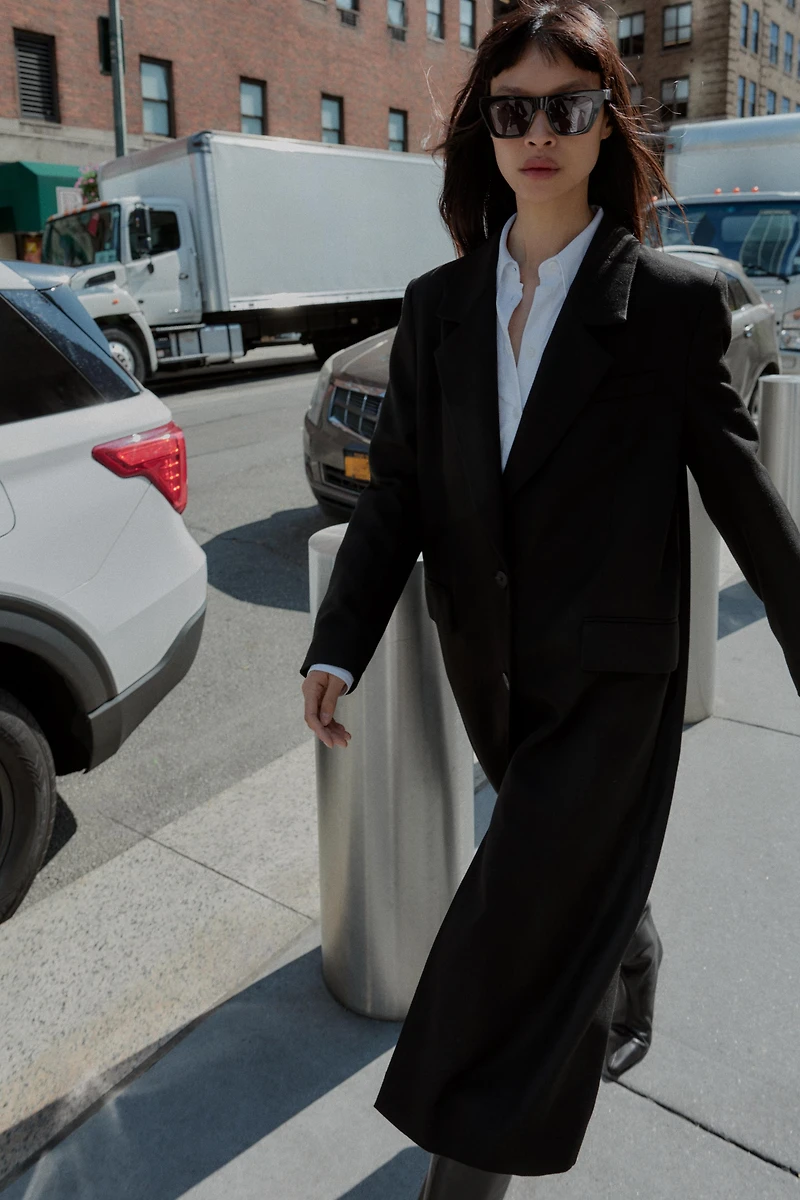 LONG COAT WITH SHOULDER PADS