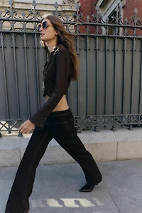 STRIPED SHOULDER PAD CROP SHIRT