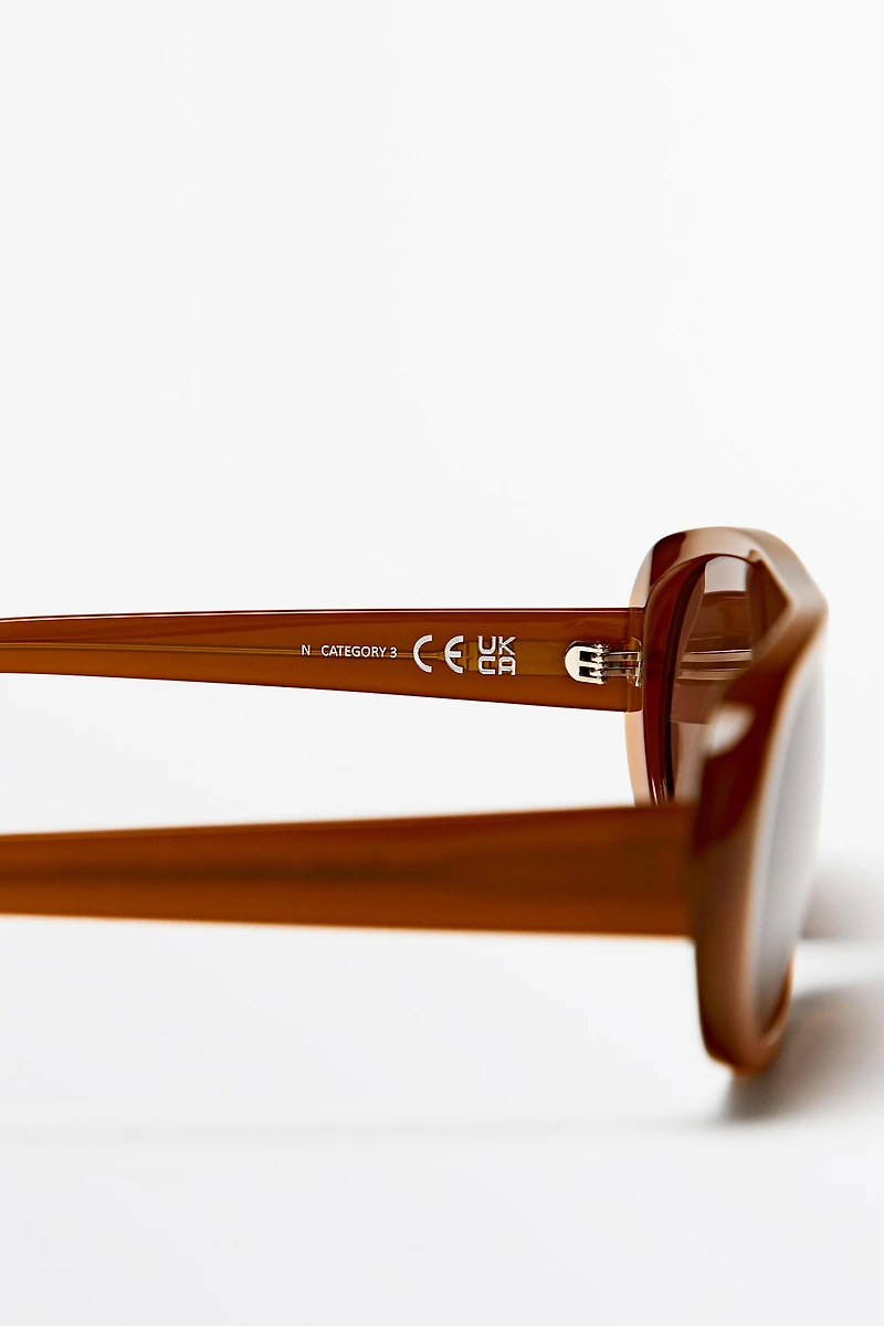 Wraparound sunglasses