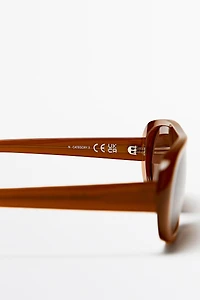 Wraparound sunglasses
