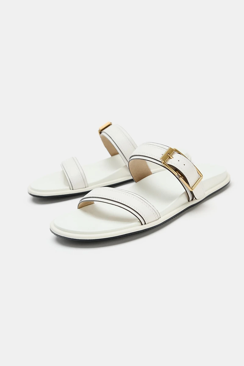 BUCKLE SANDALS