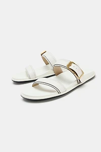 BUCKLE SANDALS