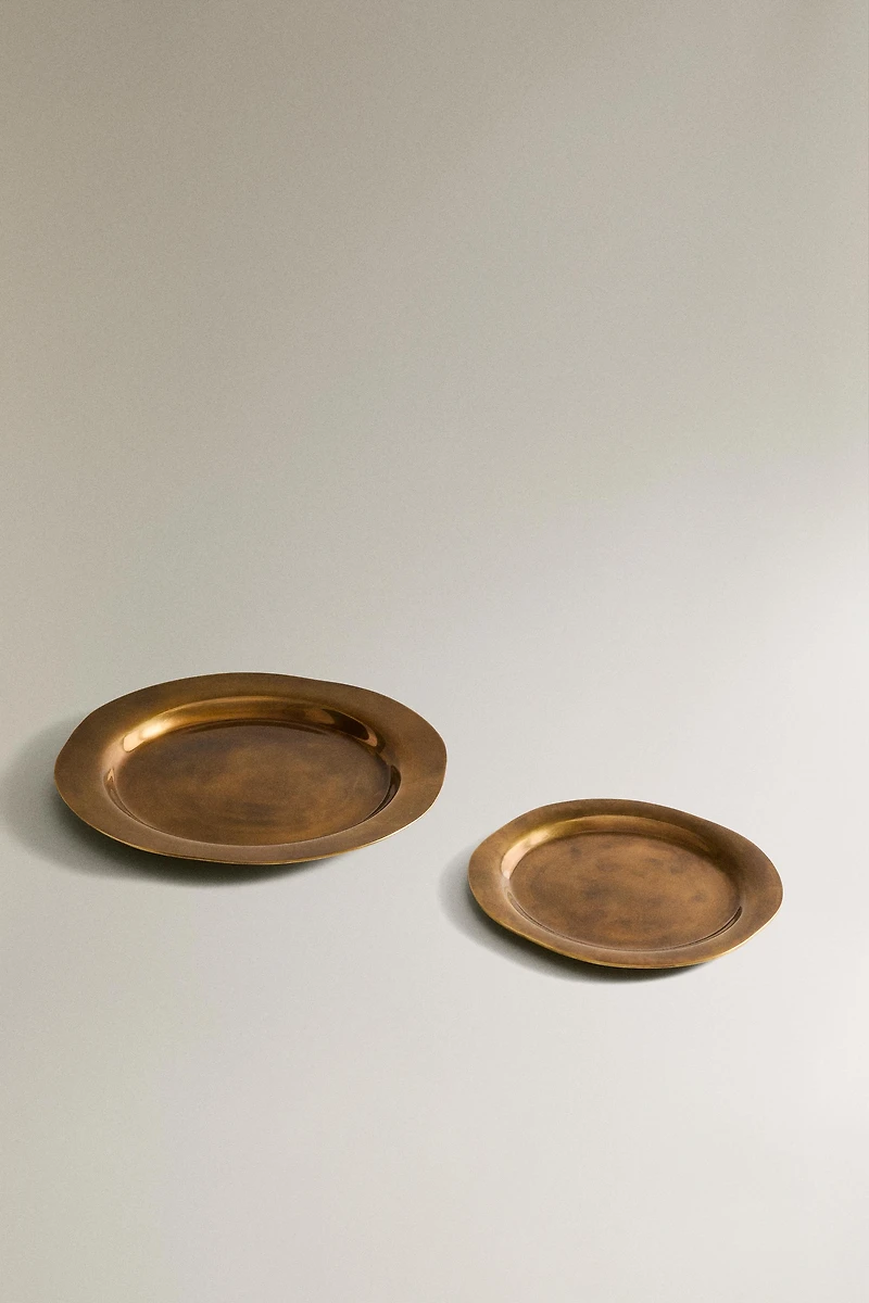 PETIT BRASS PLATE I COLIN KING