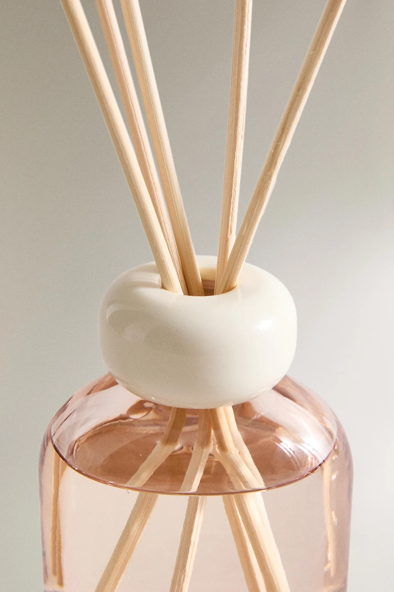 (4.06 oz) MUSKY LILY MIKADO AIR FRESHENER