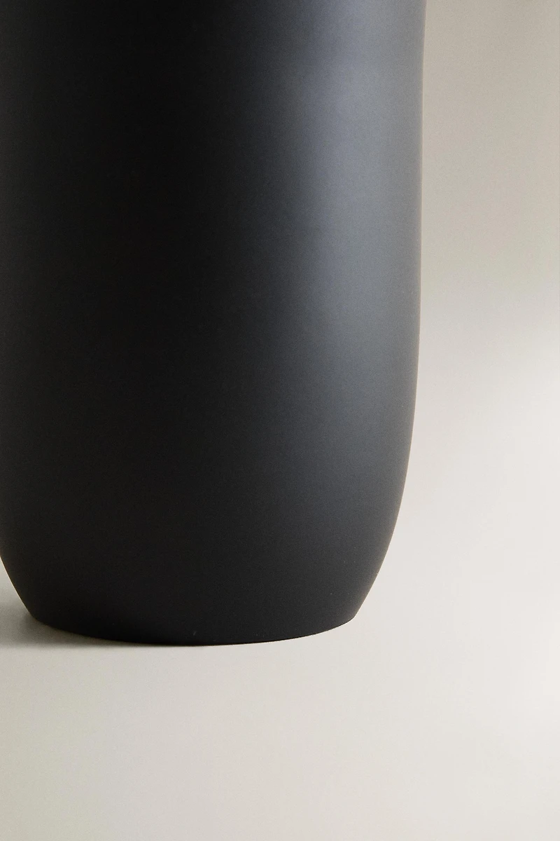 BLACK RESIN TOOTHBRUSH TUMBLER