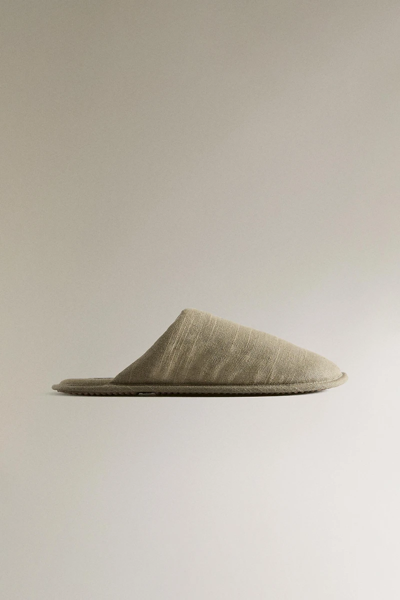 LINEN SLIPPERS