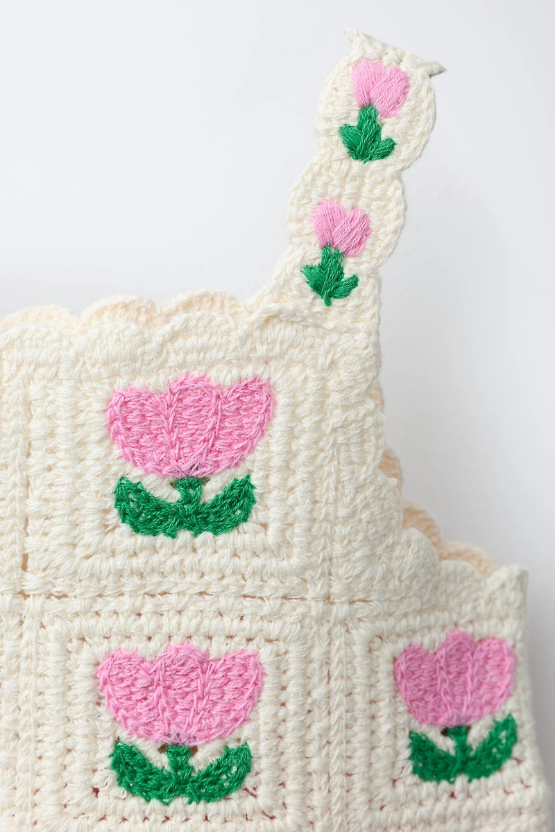 ROBE EN MAILLE CROCHET À FLEURS