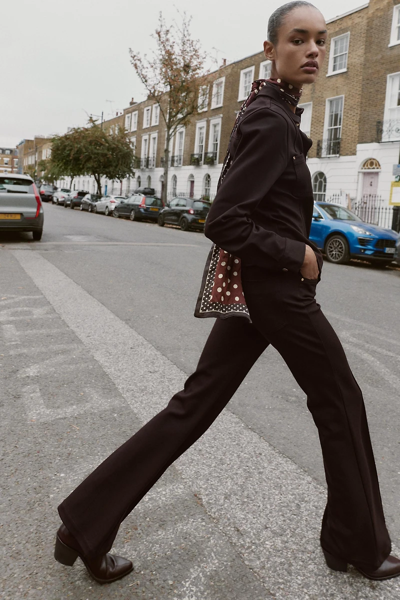 PANTALON FLARE TAILLE BASSE