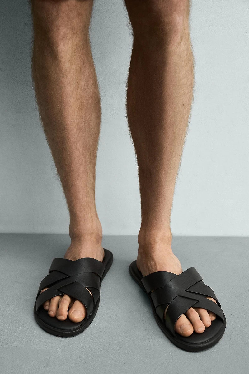 SANDALES EN CUIR À BRIDES