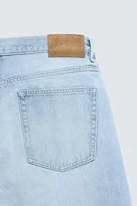 RIPPED STRAIGHT FIT JEANS