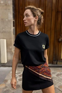 BROOCH DETAIL T-SHIRT
