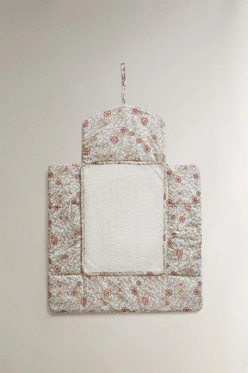 BABY’S PORTABLE FLORAL CHANGING MAT