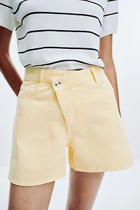 Z1975 HIGH-WAISTED CROSSOVER WAIST DENIM SHORTS