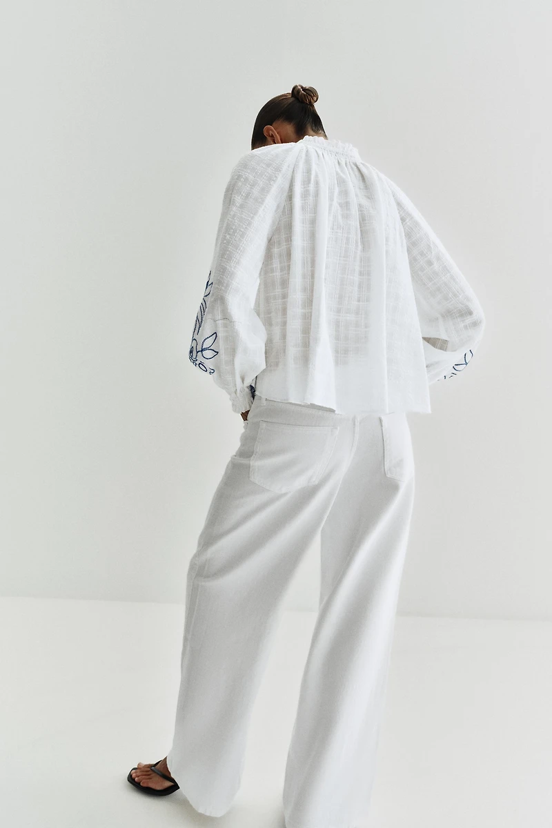 EMBROIDERED FLORAL BLOUSE