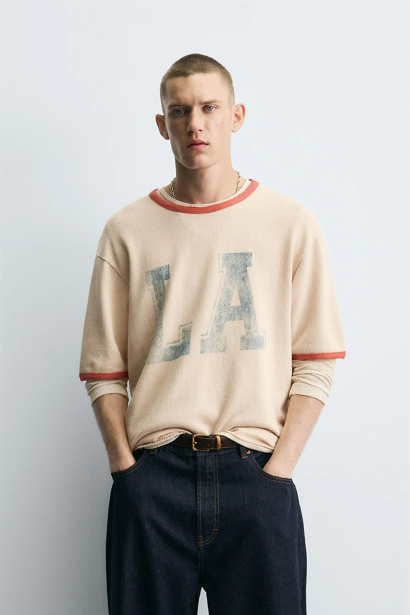 T-SHIRT EN MAILLE IMPRIMÉ DÉLAV