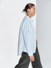 Poplin shirt with hidden buttons