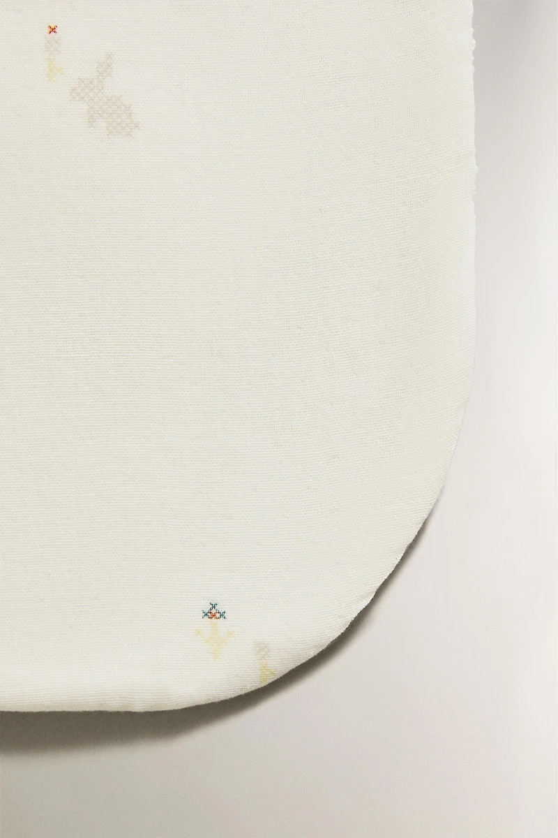 KIDS EMBROIDERED SHOULDER BIB
