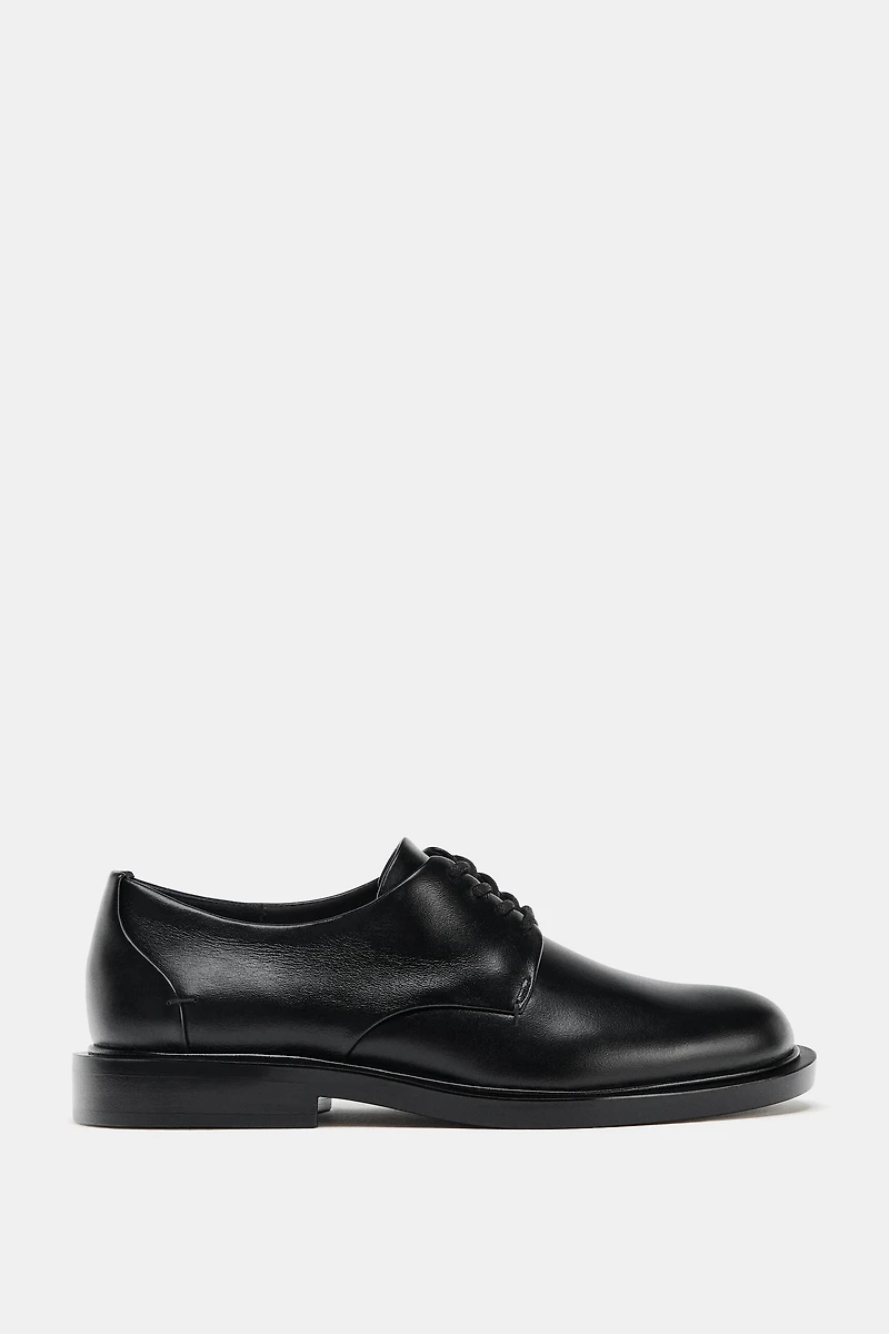 DERBYS EN CUIR À LACETS