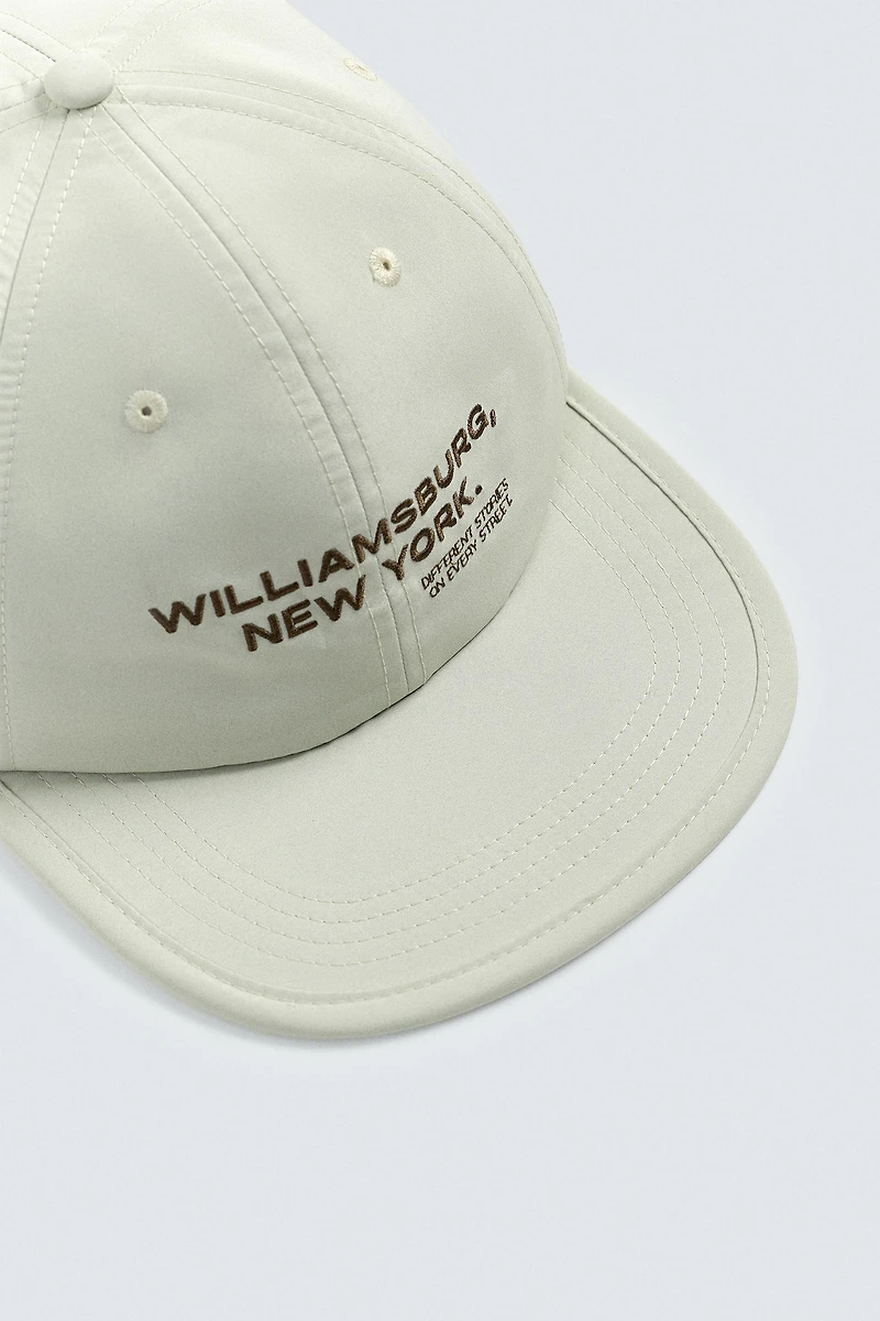 CASQUETTE VISIÈRE PLATE BRODÉE