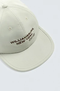 CASQUETTE VISIÈRE PLATE BRODÉE