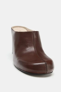 MULES EN CUIR À TALONS ÉDITION LIMITÉE