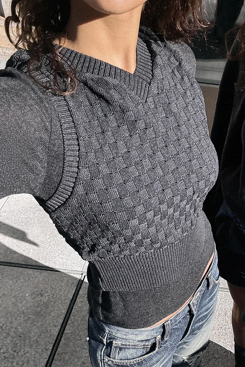 TRF MID-RISE RIPPED STRAIGHT JEANS