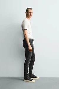 SKINNY FIT JEANS