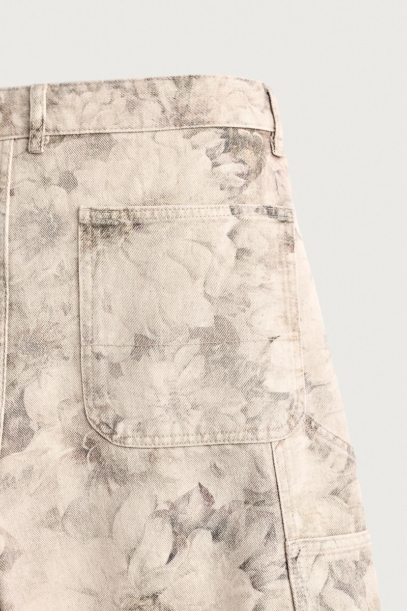 WASHED FLORAL PRINT CARPENTER SHORTS
