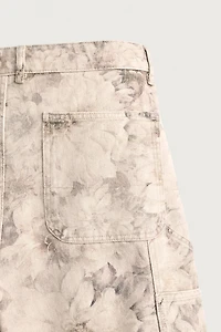 WASHED FLORAL PRINT CARPENTER SHORTS